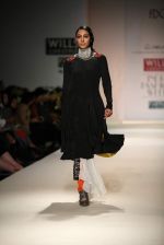Model walks the ramp for Anand Kabra at Wills Lifestyle India Fashion Week Autumn Winter 2012 Day 1 on 15th Feb 2012 (11).JPG